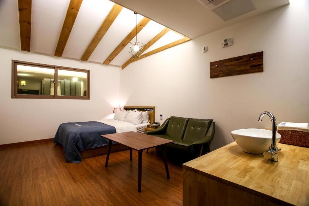 Hotel The Jaja Gongju Екстериор снимка