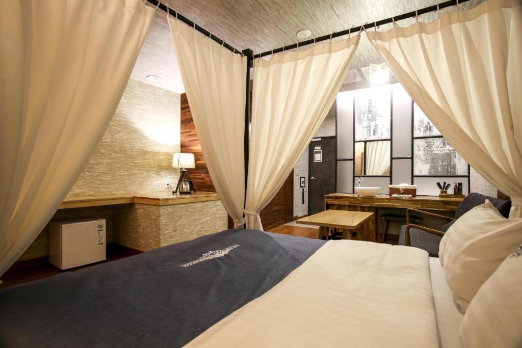 Hotel The Jaja Gongju Екстериор снимка