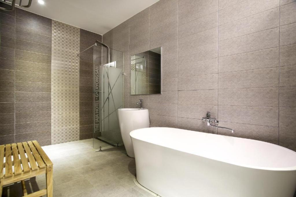 Hotel The Jaja Gongju Екстериор снимка